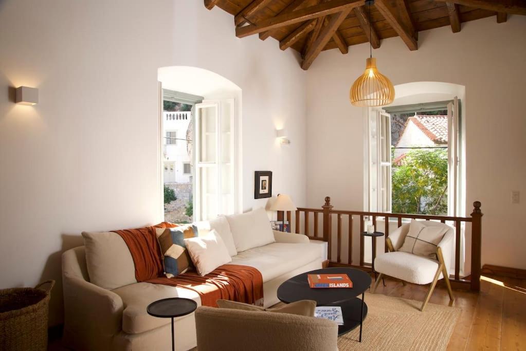 Mansion Veranda *