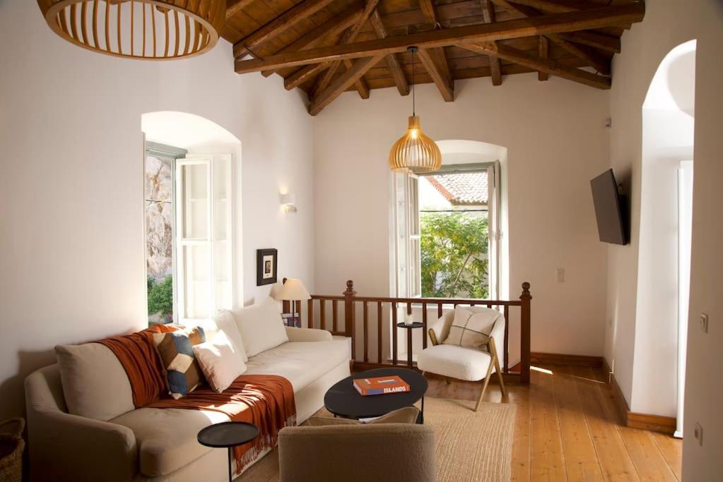 Mansion Veranda