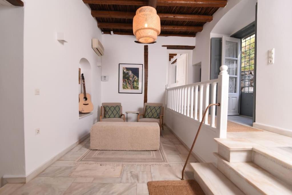 Mansion Veranda *