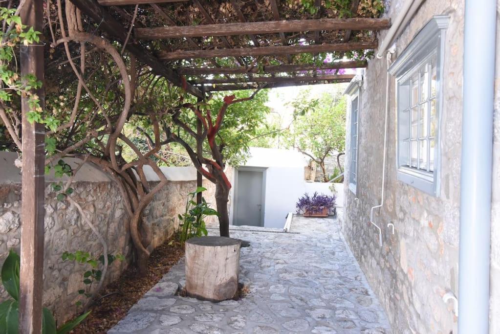 Mansion Veranda Villa Hydra (Saronic Islands)